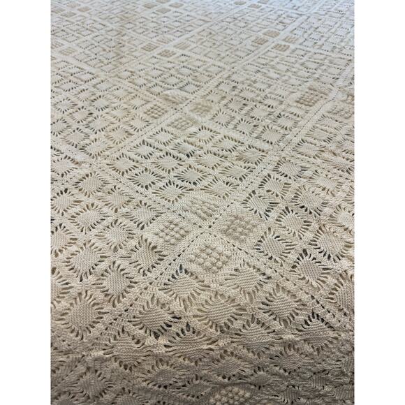 Antique Crochet Bedspread‎ Coverlet Cotton Popcorn Stitch 80x88 Cream Colored - Picture 4 of 6